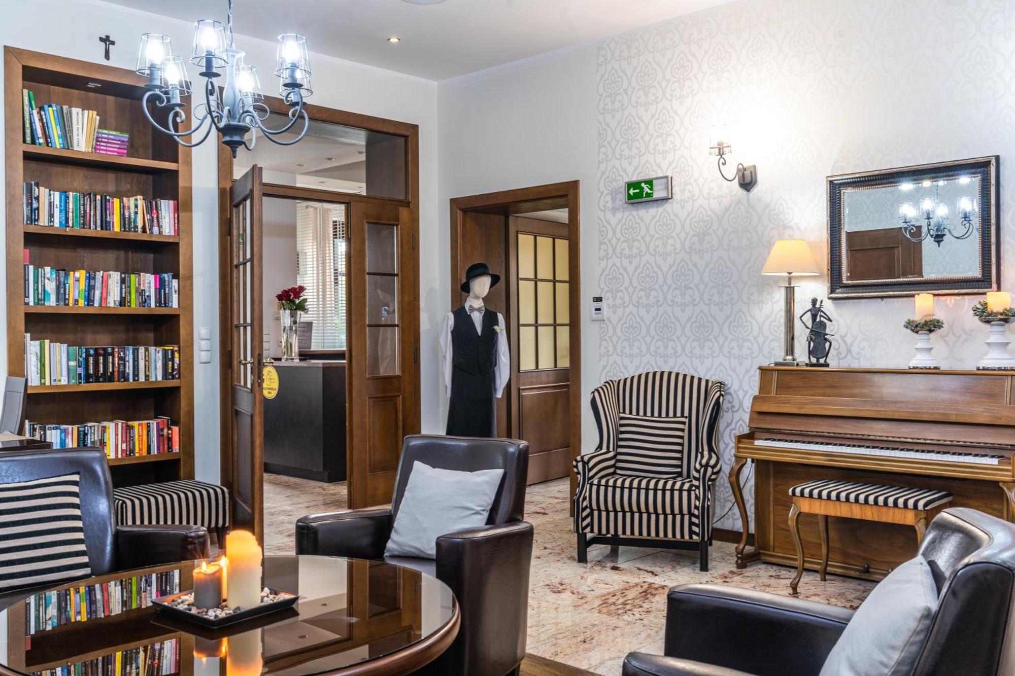 Biala Koszula Hotel Tleń Eksteriør billede